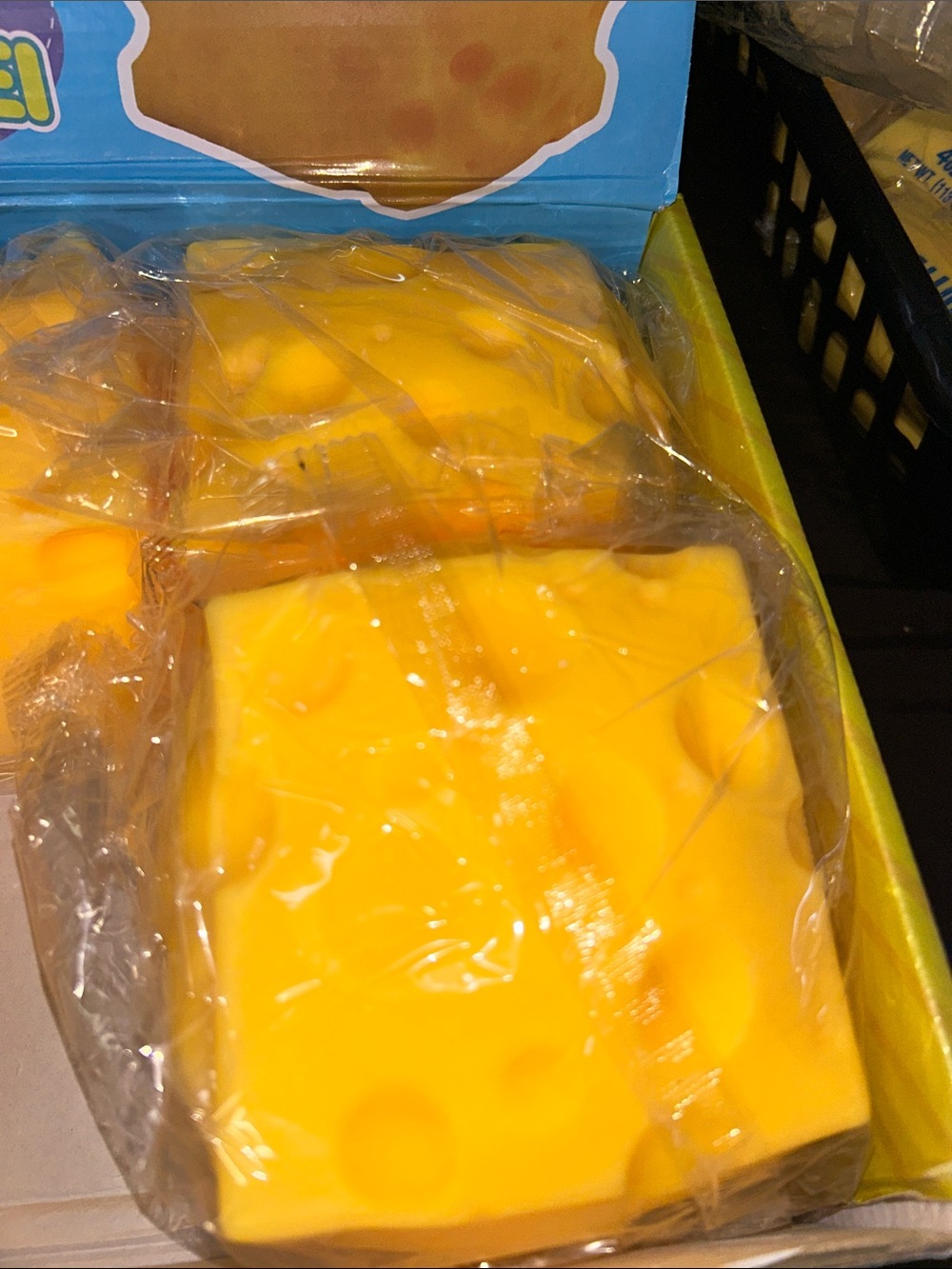 Giant squishy cheese - Picture 2 of 3